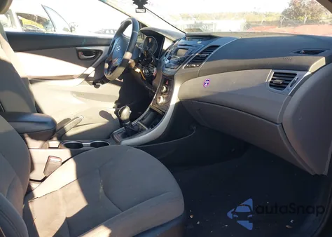 2014 Hyundai Elantra Se z USA, uszkodzony, nr VIN 5NPDH4AE3EH537354